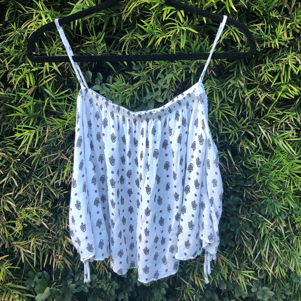 Off the Shoulder Flower Top in White